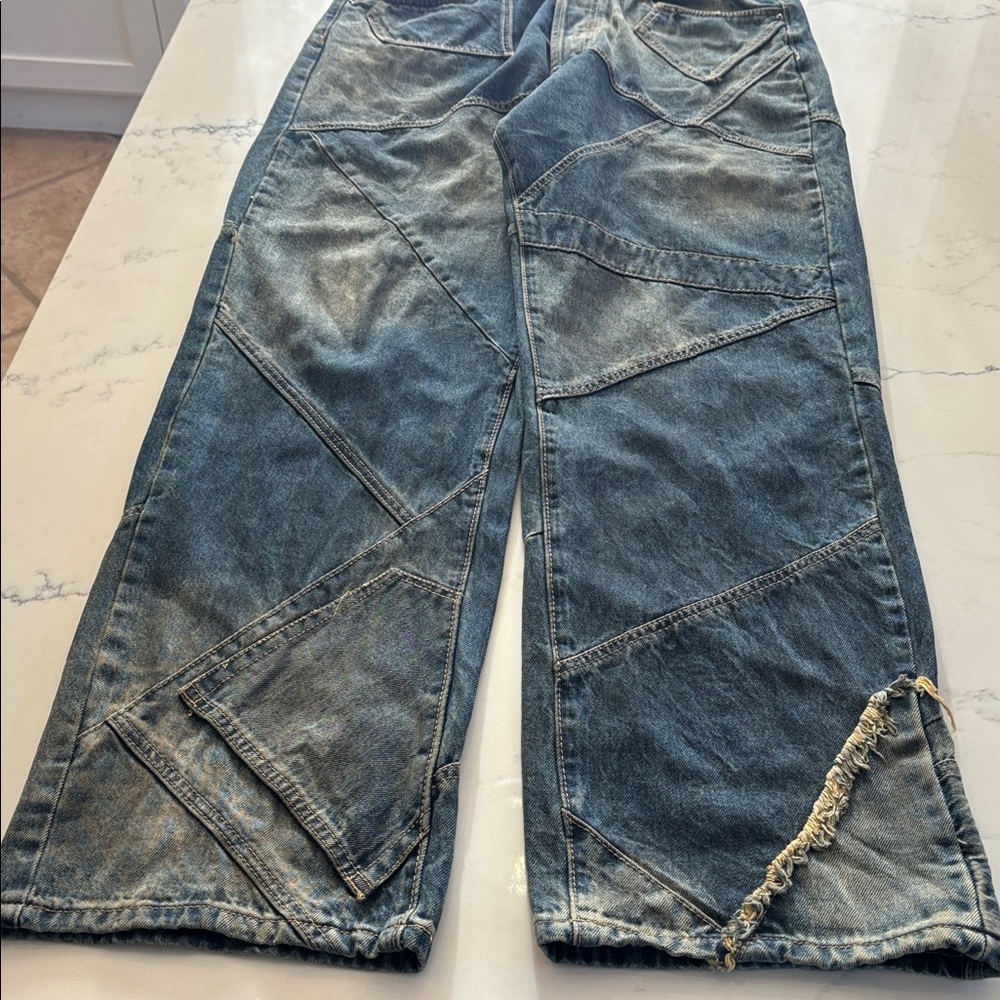 MNML Distressed Streetware Baggy Demin size 34